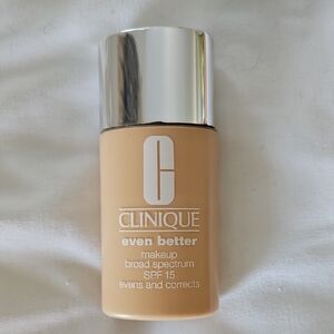 Clinique Even Better Foundation SPF 15 - Tan